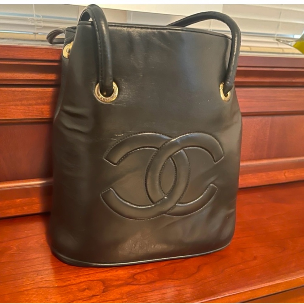 CHANEL Pre-Owned
Circa 1985-1993 Timeless CC tote bag-Black Leather